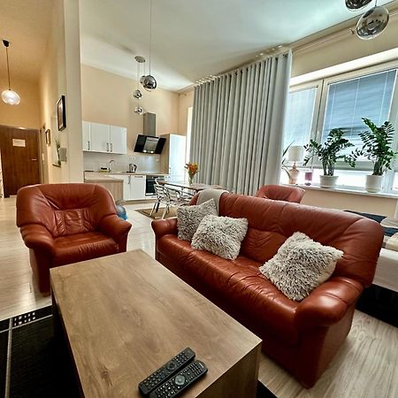 Princess Main Square Apartment Poprad Luaran gambar