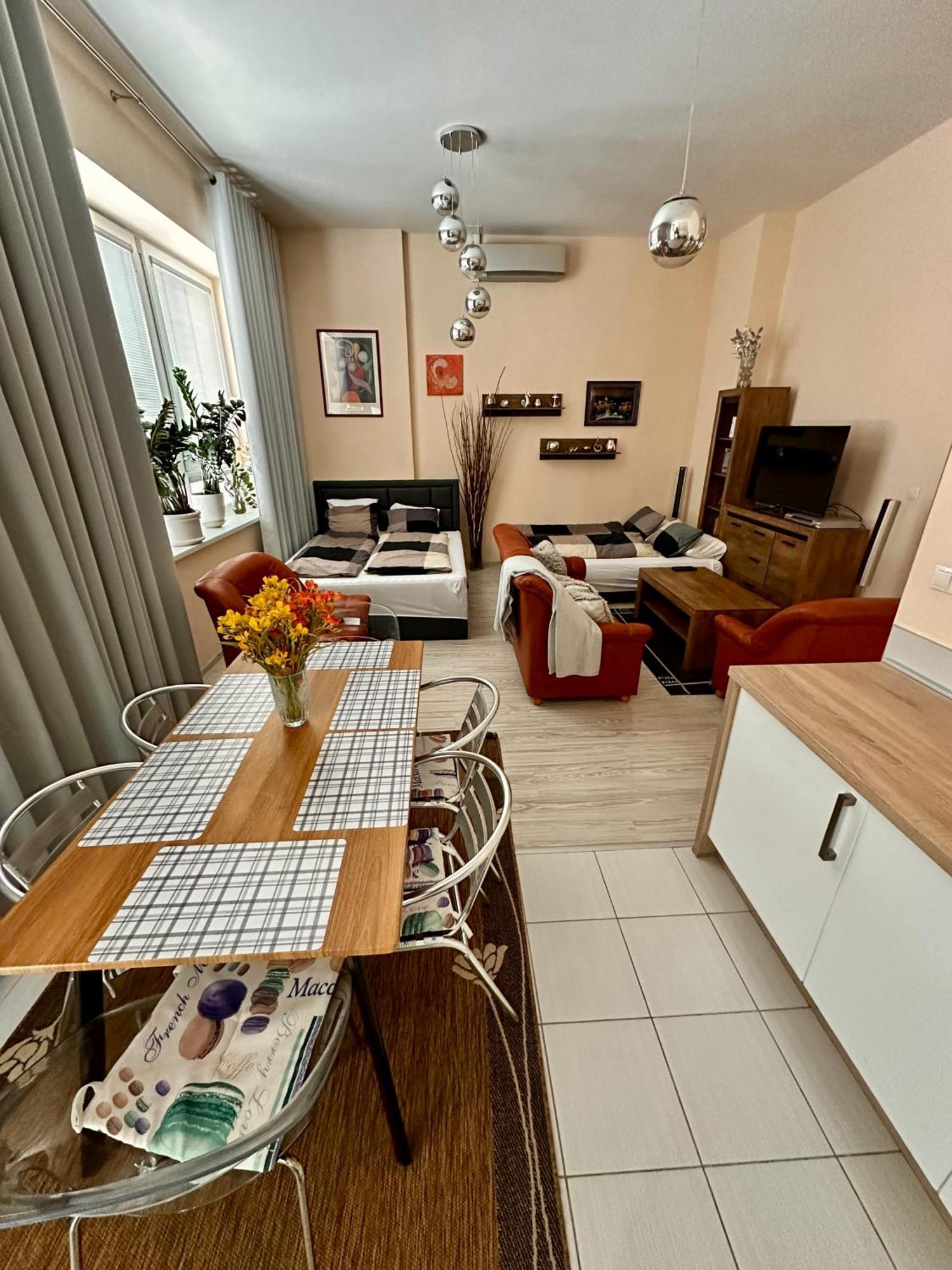 Princess Main Square Apartment Poprad Luaran gambar